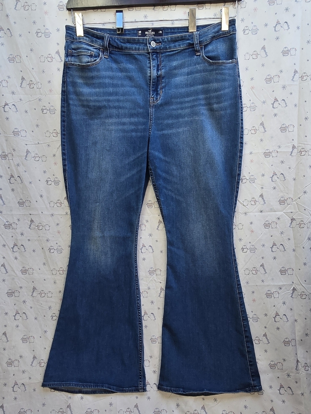 Hollister High-Rise Flare Classic Stretch Light Blue Jeans. 20R/ w35R